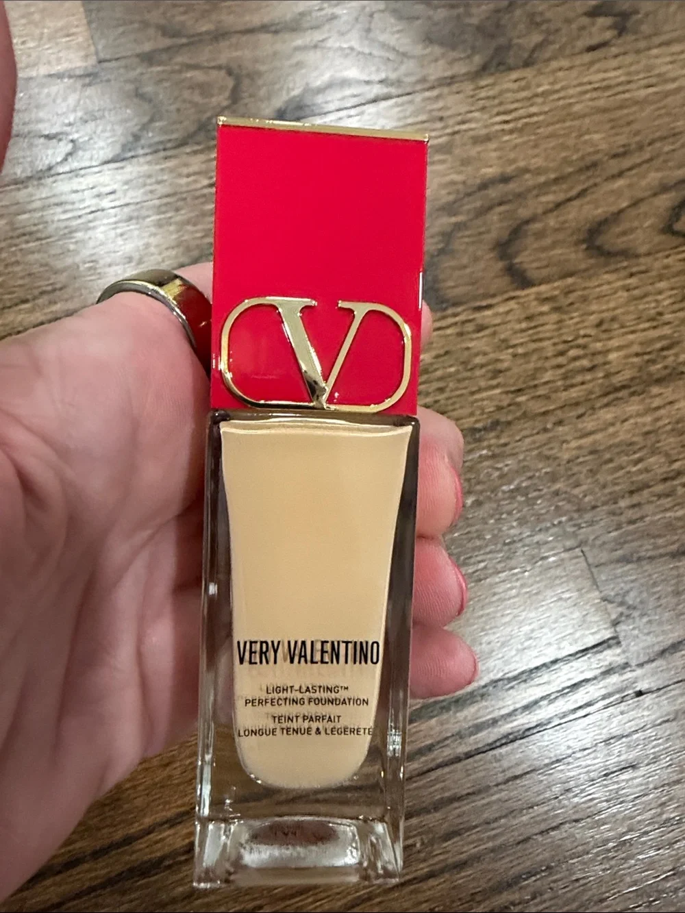 Valentino Very Valentino Foundation in Light Amara 4
